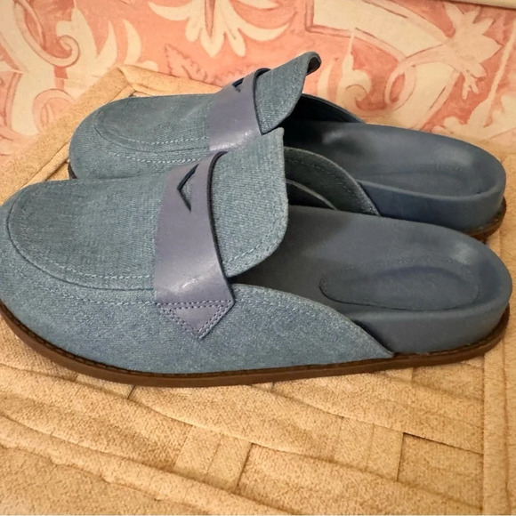 Schutz Women’s Ava Denim Slip On Flat Size 8 with Original Box and Dust Bags - Picture 2 of 7